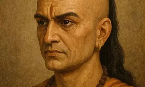 Chanakya Niti: इन 3 बातों में न करें शर्म, वरना जीवन भर भुगतना पड़ेगा नुकसान Chanakya Niti: इन 3 बातों में न करें शर्म, वरना जीवन भर भुगतना पड़ेगा नुकसान