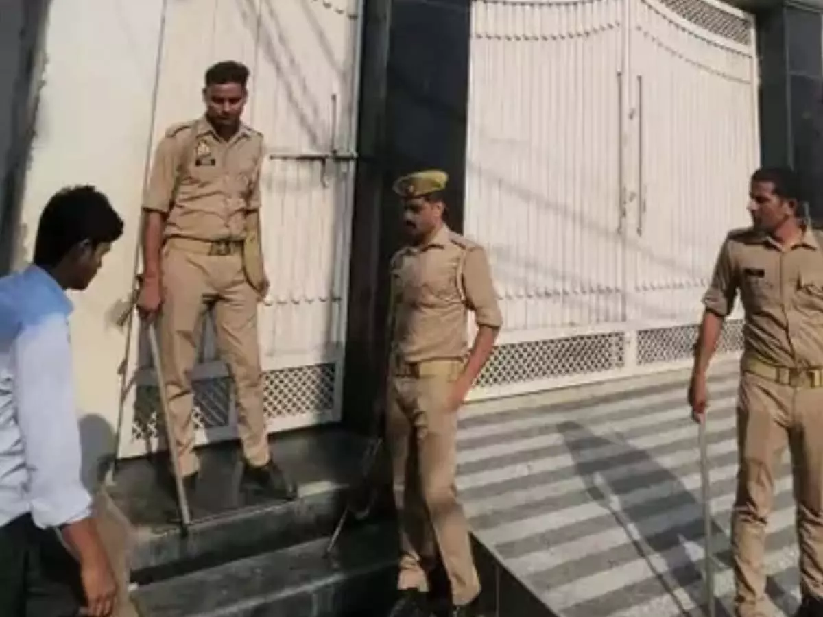 इंडिया फ्रोजन फूड कंपनी आईटी की रडार में, चल रही छापेमारी इंडिया फ्रोजन फूड कंपनी आईटी की रडार में, चल रही छापेमारी