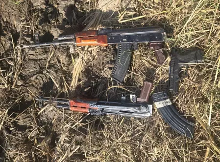 हथियारों की खेप पकड़ी, पाकिस्तान से तस्करी का खुलासा हथियारों की खेप पकड़ी, पाकिस्तान से तस्करी का खुलासा