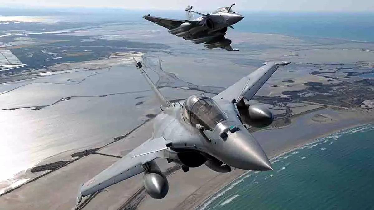 New Delhi: राफेल से आगे बढ़ेगा भारत का एयरफोर्स पावर, F-4 जेट्स डील नजदीक New Delhi: राफेल से आगे बढ़ेगा भारत का एयरफोर्स पावर, F-4 जेट्स डील नजदीक