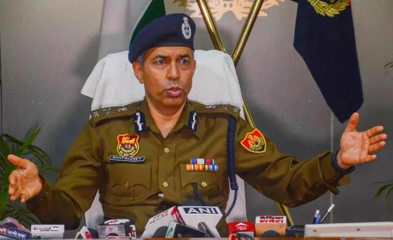 Haryana के डीजीपी शत्रुजीत कपूर को छुट्टी पर भेजा गया Haryana के डीजीपी शत्रुजीत कपूर को छुट्टी पर भेजा गया