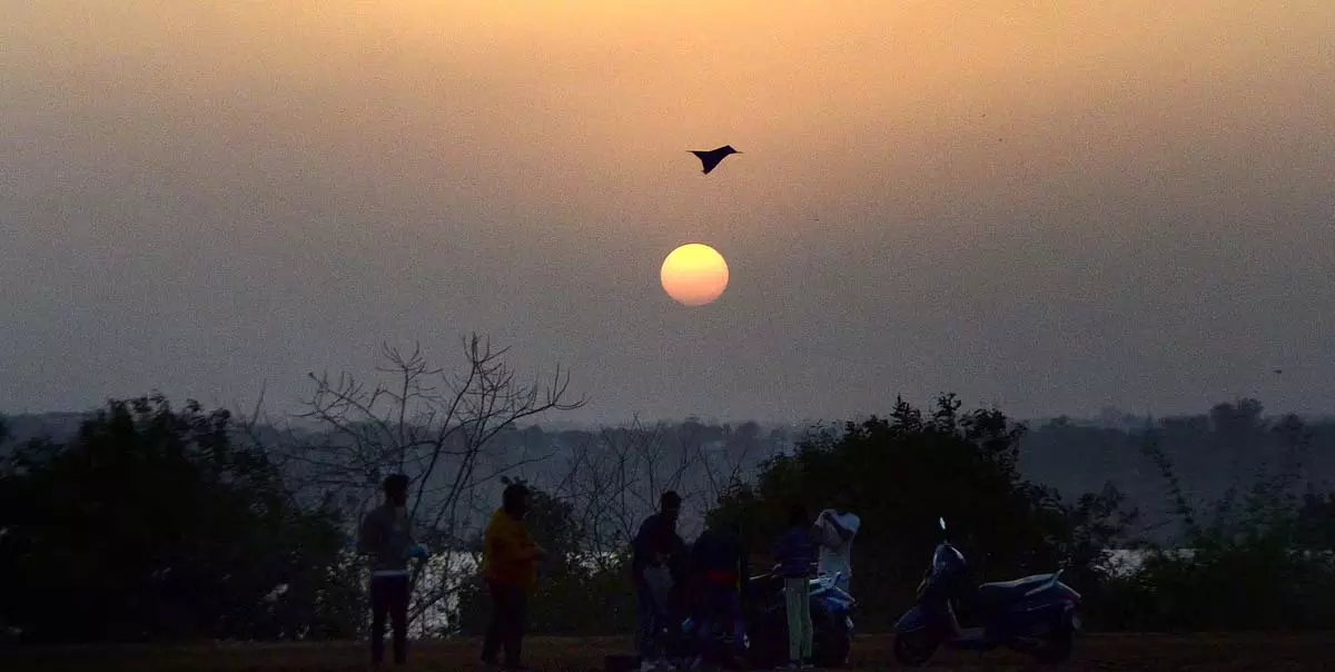 MP : दक्षिणी जिलों में बूंदाबांदी की संभावना MP : दक्षिणी जिलों में बूंदाबांदी की संभावना