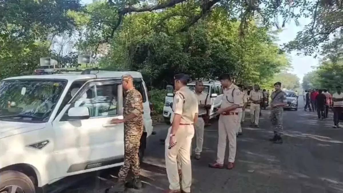 पुलिस मुठभेड़ में प्रिंस खान गिरोह का अपराधी घायल, अस्पताल में भर्ती पुलिस मुठभेड़ में प्रिंस खान गिरोह का अपराधी घायल, अस्पताल में भर्ती