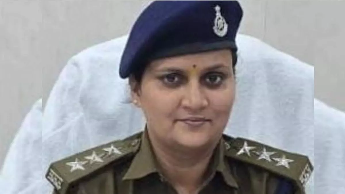 11 पुलिसकर्मियों पर FIR, एसडीओपी पूजा पांडे गिरफ्तार, इस मामले में एक्शन के बाद खलबली 11 पुलिसकर्मियों पर FIR, एसडीओपी पूजा पांडे गिरफ्तार, इस मामले में एक्शन के बाद खलबली