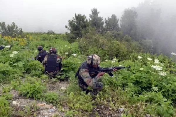 Kupwara में सेना की कार्रवाई सफल, दो आतंकवादी मार गिराए गए Kupwara में सेना की कार्रवाई सफल, दो आतंकवादी मार गिराए गए