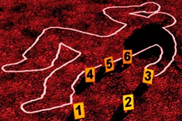 Hyderabad में जुड़वा बच्चों की हत्या के बाद मां ने कूदकर जान दे दी Hyderabad में जुड़वा बच्चों की हत्या के बाद मां ने कूदकर जान दे दी