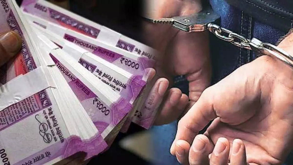 Seoni : 2.9 करोड़ के हवाला धन लूट मामले में 11 पुलिसकर्मियों के खिलाफ एफआईआर दर्ज Seoni : 2.9 करोड़ के हवाला धन लूट मामले में 11 पुलिसकर्मियों के खिलाफ एफआईआर दर्ज