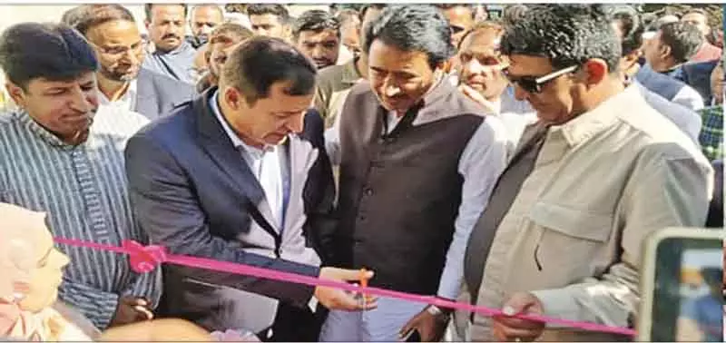 जाविद डार ने अनंतनाग में किसान मेला-सह-प्रदर्शनी का उद्घाटन किया जाविद डार ने अनंतनाग में किसान मेला-सह-प्रदर्शनी का उद्घाटन किया