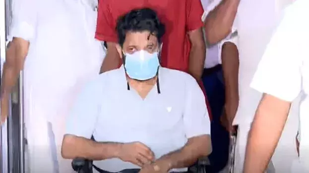 Kerala: सांसद शफी परम्बिल सर्जरी के बाद अस्पताल से छुट्टी, दो दिन आराम की सलाह Kerala: सांसद शफी परम्बिल सर्जरी के बाद अस्पताल से छुट्टी, दो दिन आराम की सलाह