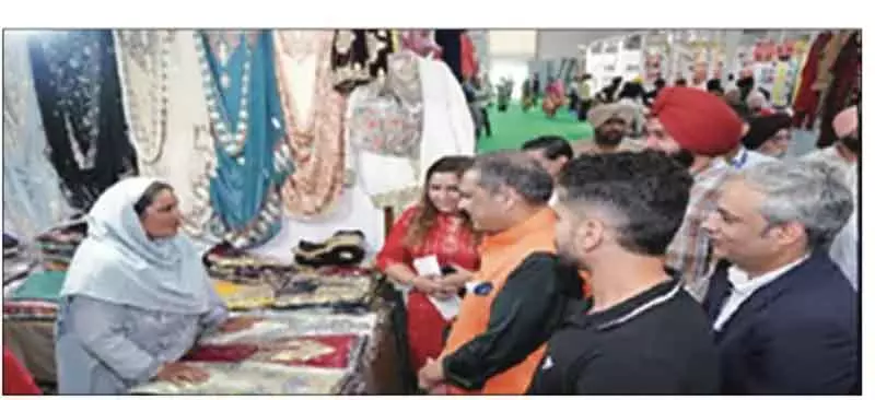 JKTPO ने सीआईआई चंडीगढ़ मेले में शिल्प कौशल और संस्कृति का प्रदर्शन किया JKTPO ने सीआईआई चंडीगढ़ मेले में शिल्प कौशल और संस्कृति का प्रदर्शन किया