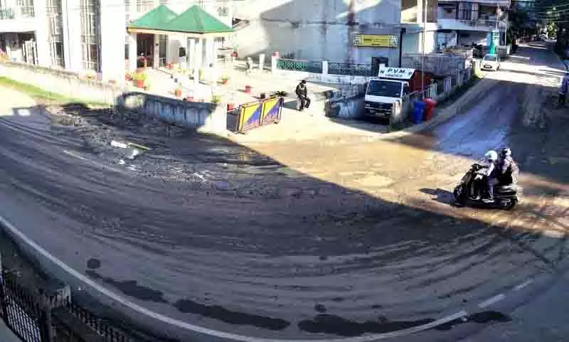 Himachal: हीरा नगर चौक यात्रियों के लिए दुःस्वप्न Himachal: हीरा नगर चौक यात्रियों के लिए दुःस्वप्न