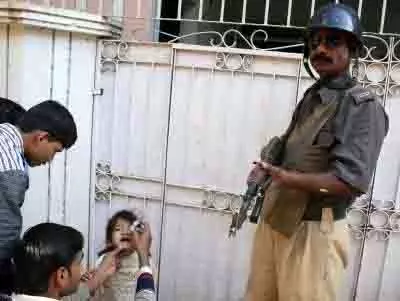 Pakistan: पोलियो ड्यूटी पर तैनात कांस्टेबल की गोली मारकर हत्या Pakistan: पोलियो ड्यूटी पर तैनात कांस्टेबल की गोली मारकर हत्या