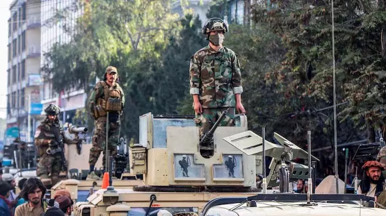 Taliban के हमले से पाकिस्तान शर्मसार, असीम मुनीर की तलाश जारी Taliban के हमले से पाकिस्तान शर्मसार, असीम मुनीर की तलाश जारी