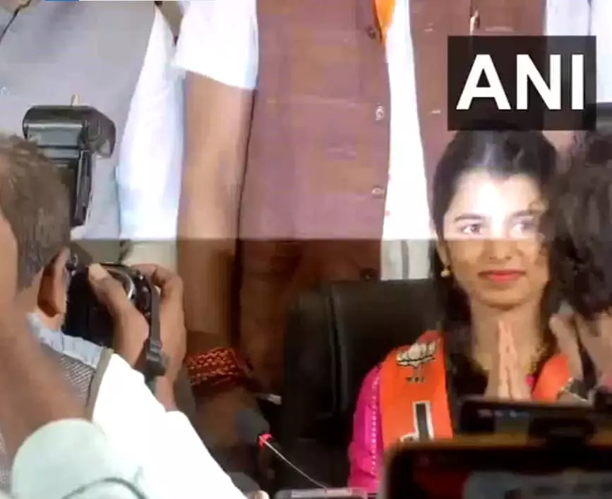 BIG BREAKING: गायिका मैथिली ठाकुर भाजपा में हुई शामिल BIG BREAKING: गायिका मैथिली ठाकुर भाजपा में हुई शामिल