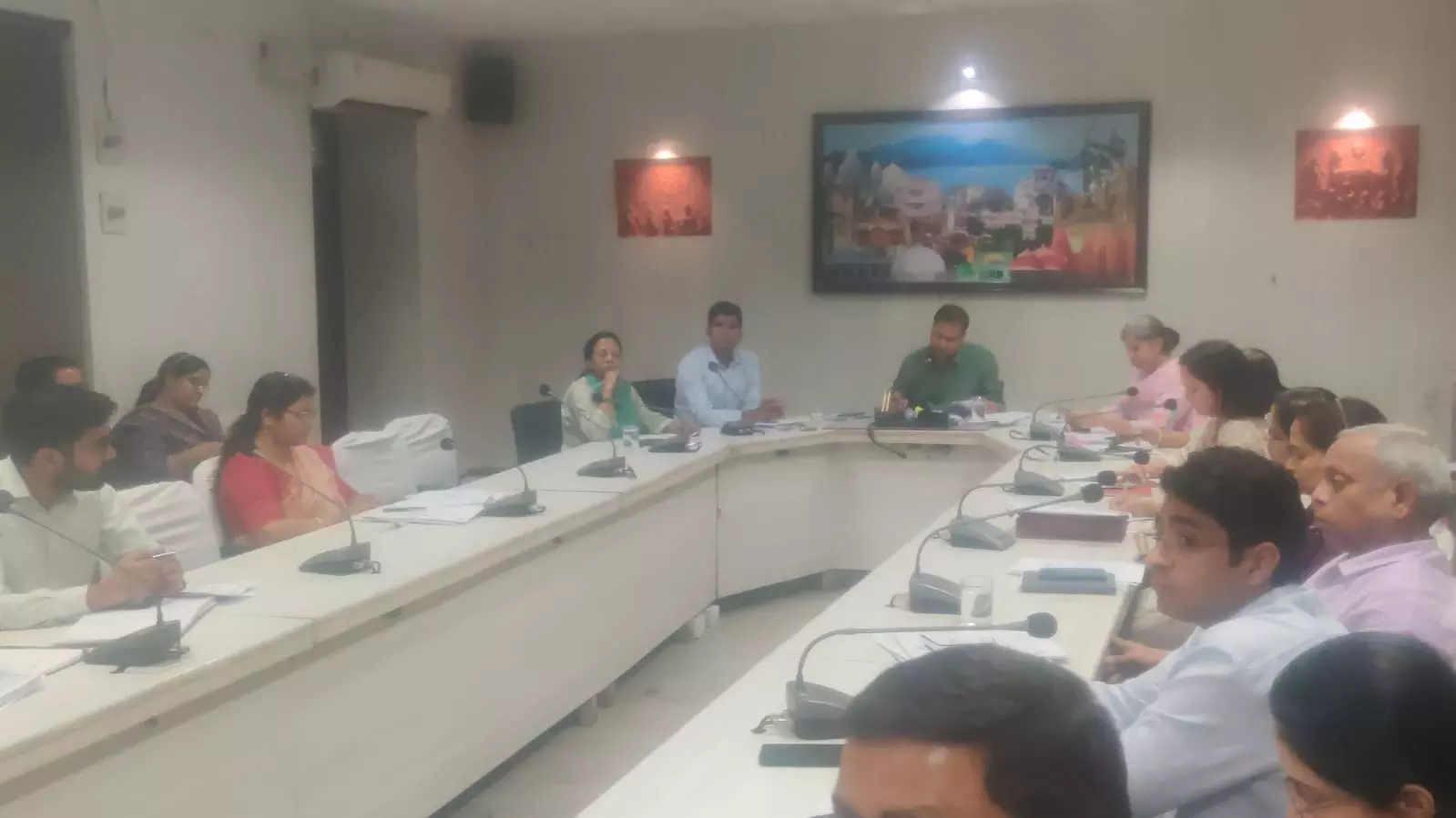 Ajmer: विभागवार समीक्षा में योजनाओं की प्रगति और शिकायत निवारण पर हुई चर्चा Ajmer: विभागवार समीक्षा में योजनाओं की प्रगति और शिकायत निवारण पर हुई चर्चा