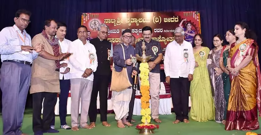 Bidar : दशहरा नृत्य महोत्सव से दर्शक प्रभावित Bidar : दशहरा नृत्य महोत्सव से दर्शक प्रभावित