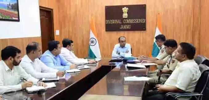 मंडलायुक्त ने Jammu में लगातार ट्रैफिक जाम पर चिंता व्यक्त की मंडलायुक्त ने Jammu में लगातार ट्रैफिक जाम पर चिंता व्यक्त की