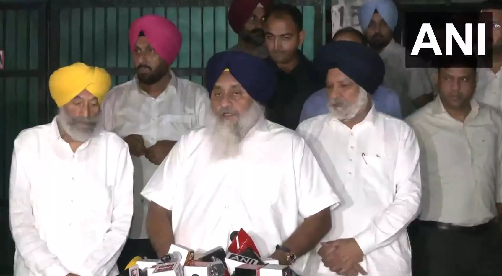 IPS अधिकारी यशवंत कुमार की मौत: Sukhbir Singh Badal ने सुनियोजित साजिश का आरोप लगाया IPS अधिकारी यशवंत कुमार की मौत: Sukhbir Singh Badal ने सुनियोजित साजिश का आरोप लगाया