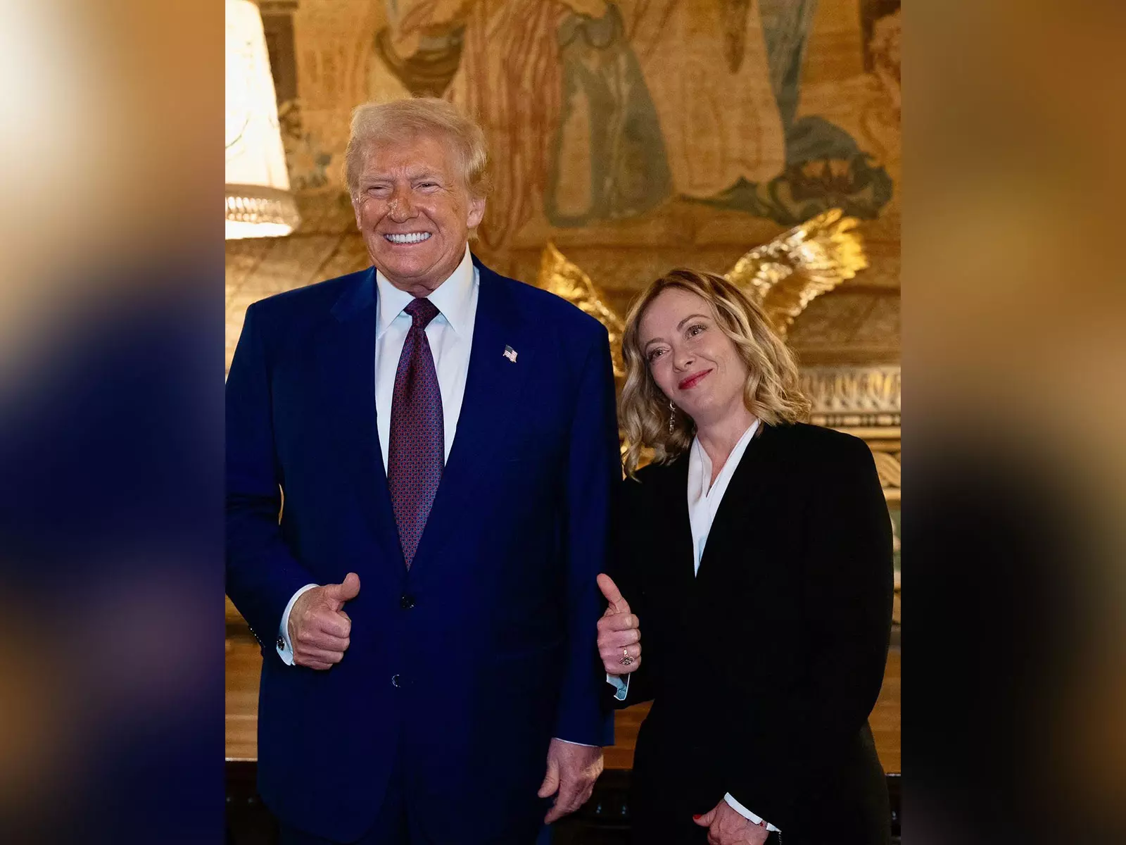 आपको कोई आपत्ति नहीं है: Trump ने इटली की प्रधानमंत्री को खूबसूरत युवा महिला कहा आपको कोई आपत्ति नहीं है: Trump ने इटली की प्रधानमंत्री को खूबसूरत युवा महिला कहा