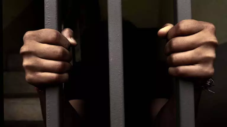 पुलिस ने सेरामपुर में गुप्त जुआ अड्डे पर छापा मारा पुलिस ने सेरामपुर में गुप्त जुआ अड्डे पर छापा मारा