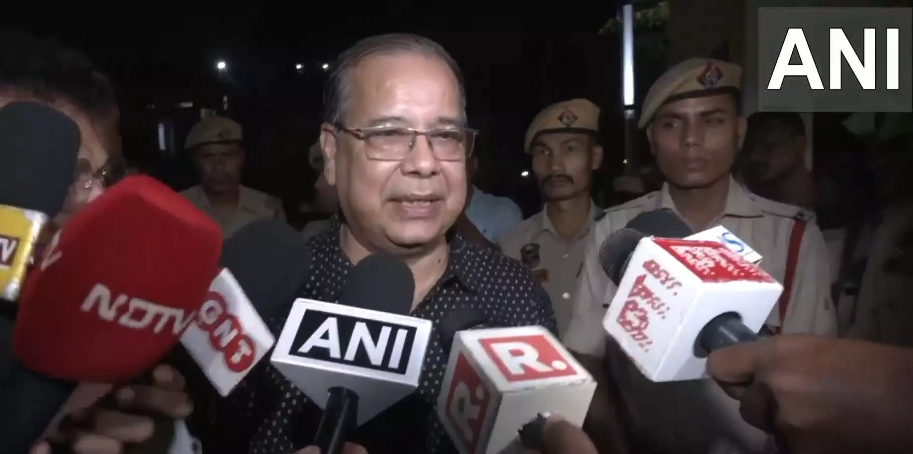 जुबीन गर्ग मौत केस: SIT को असम नागरिक समाज ने दी जानकारी जुबीन गर्ग मौत केस: SIT को असम नागरिक समाज ने दी जानकारी