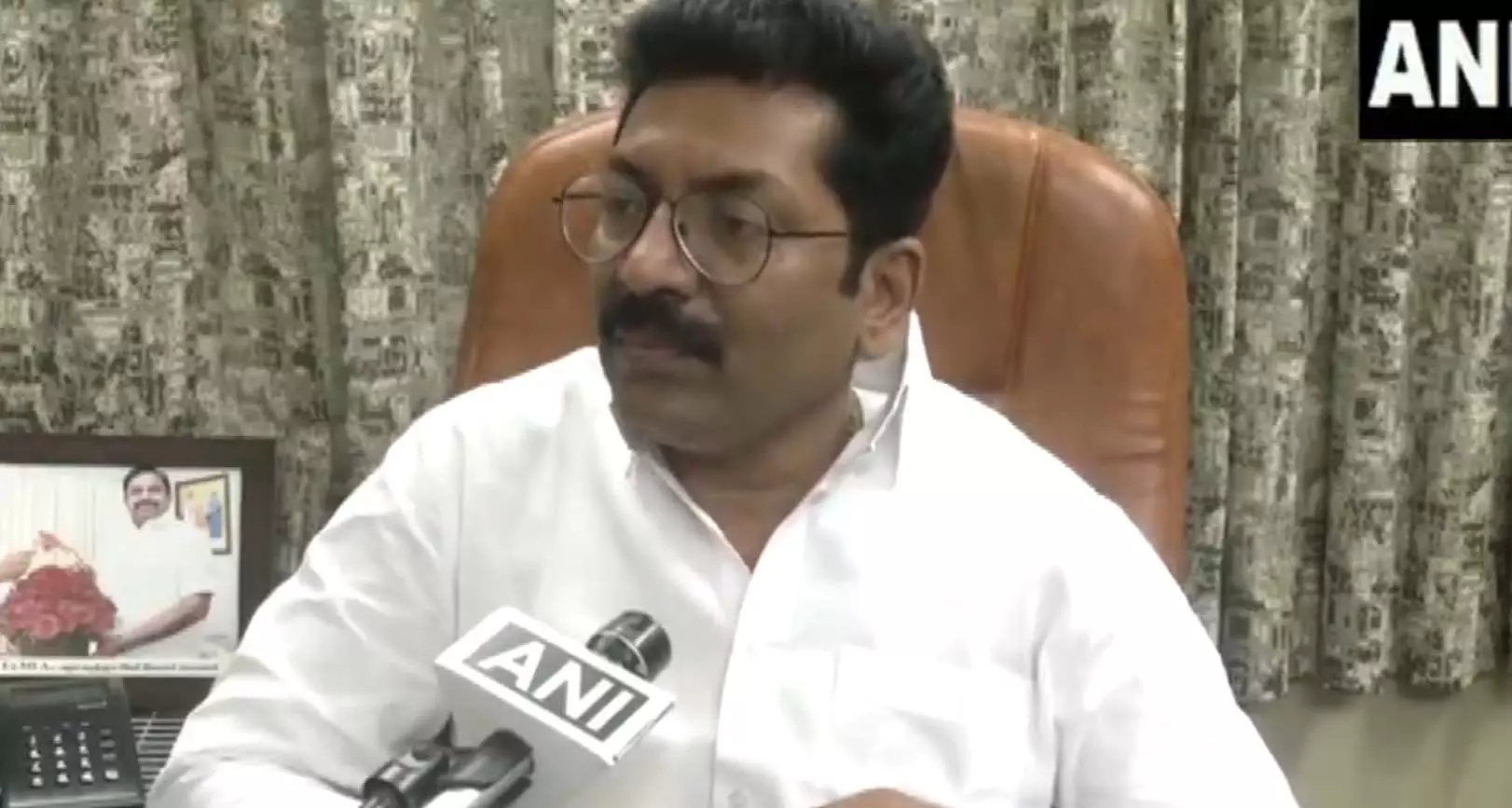 स्टैम्पेड: AIADMK नेता P. Saravanan ने CBI जांच के SC आदेश का स्वागत किया स्टैम्पेड: AIADMK नेता P. Saravanan ने CBI जांच के SC आदेश का स्वागत किया