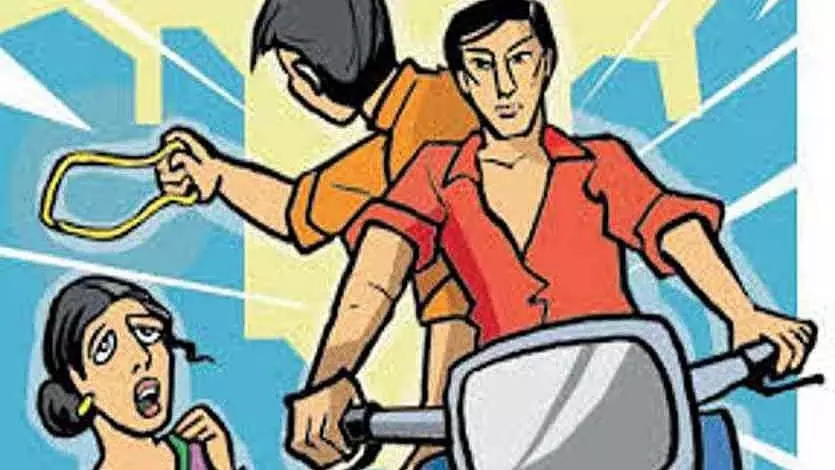 बाइक सवार लूटेरों का आतंक, एक ही दिन में तीन मामले बाइक सवार लूटेरों का आतंक, एक ही दिन में तीन मामले