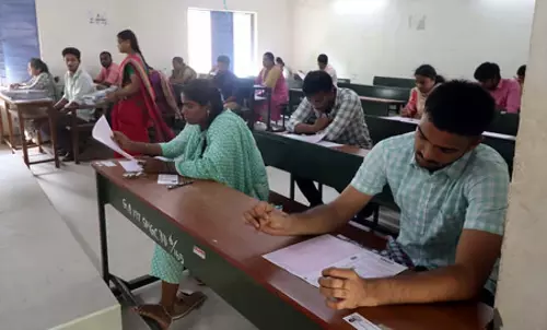 सेवारत शिक्षकों के लिए अगले साल 3 बार आयोजित होगी विशेष TET परीक्षा: सरकारी आदेश जारी सेवारत शिक्षकों के लिए अगले साल 3 बार आयोजित होगी विशेष TET परीक्षा: सरकारी आदेश जारी