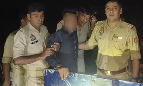 पुलिस और हिस्ट्रीशीटर बदमाशों के बीच मुठभेड़, तीन गिरफ्तार पुलिस और हिस्ट्रीशीटर बदमाशों के बीच मुठभेड़, तीन गिरफ्तार