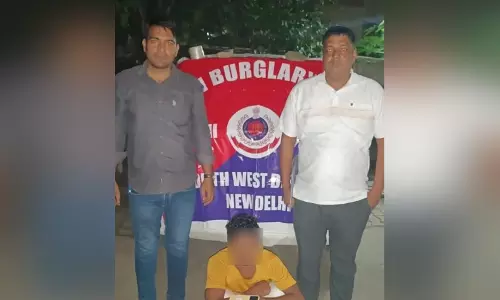 घर में सफेदी के बहाने चोरी करने वाला गिरफ्तार, मोबाइल बरामद घर में सफेदी के बहाने चोरी करने वाला गिरफ्तार, मोबाइल बरामद