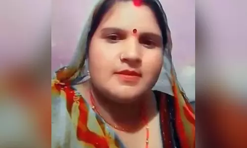 पांच साल पहले प्रेमी संग भागी पत्नी, अब 35 लाख का मुआवजा सुनकर लौटी, मचा हंगामा