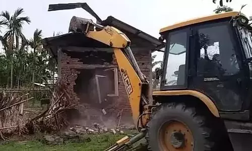 Assam : जमुना-मौदंगा आरक्षित वन में 1,258 परिवारों को बेदखली का नोटिस Assam : जमुना-मौदंगा आरक्षित वन में 1,258 परिवारों को बेदखली का नोटिस
