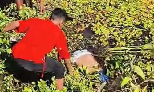 जलकुंभी सफाई के दौरान तालाब में मिली लाश