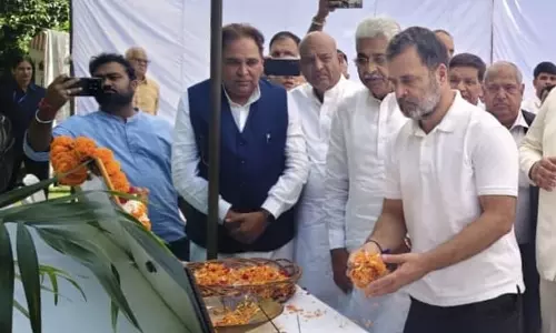 Haryana के आईपीएस अधिकारी पूरन कुमार के परिवार से मुलाकात की