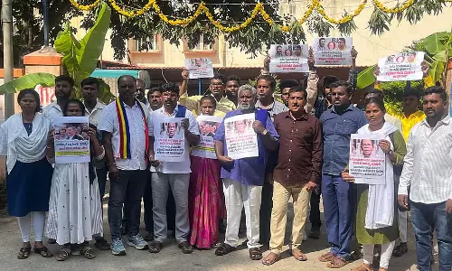अंबेडकर और सीजेआई का अपमान करने वालों के खिलाफ मामला दर्ज करें: विरोध प्रदर्शन