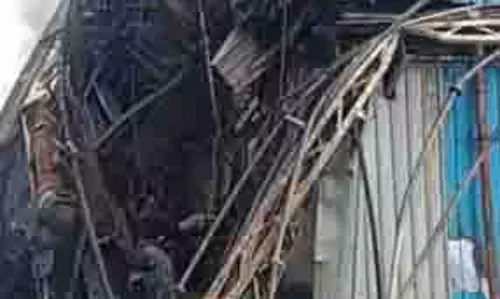 Indore: बाणगंगा स्थित 4 मंजिला केमिकल फैक्ट्री में लगी आग Indore: बाणगंगा स्थित 4 मंजिला केमिकल फैक्ट्री में लगी आग