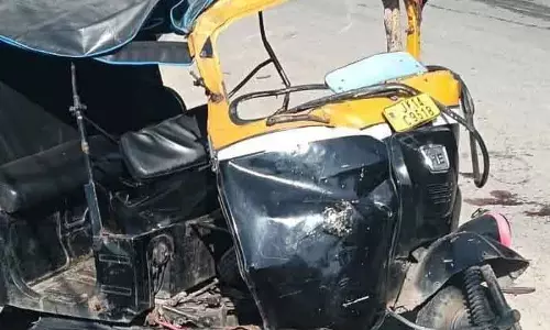 कटरा में ऑटो और बस की टक्कर, 3 की मौके पर मौत