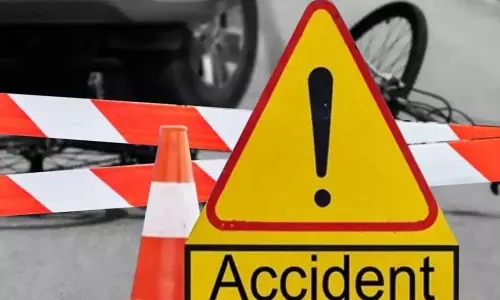 कटघोरा-बिलासपुर हाईवे में बड़ा हादसा, एक की मौत, 2 घायल