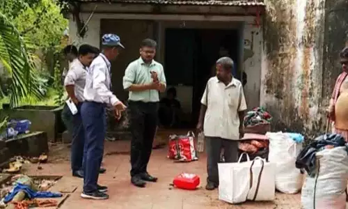 भुवनेश्वर Unit-2 में बेदखली अभियान शुरू, सरकारी क्वार्टर खाली कराए गए भुवनेश्वर Unit-2 में बेदखली अभियान शुरू, सरकारी क्वार्टर खाली कराए गए