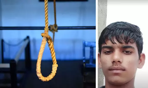 MP : स्कूल में पटाखा फोड़ने पर निलंबित, 10वीं के छात्र ने फांसी लगाकर आत्महत्या की MP : स्कूल में पटाखा फोड़ने पर निलंबित, 10वीं के छात्र ने फांसी लगाकर आत्महत्या की