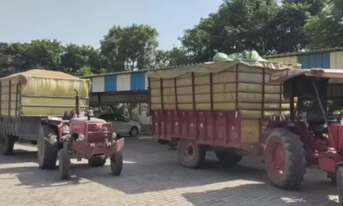 Karnal: करनाल मंडी में यूपी किसानों पर सख्ती, सचिव ने दी चेतावनी Karnal: करनाल मंडी में यूपी किसानों पर सख्ती, सचिव ने दी चेतावनी