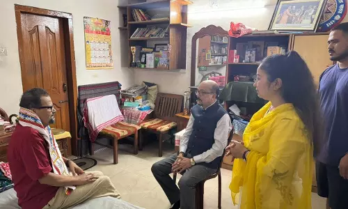 गायक स्व. ज़ुबिन गर्ग के परिजनों से मिले राज्यपाल डेका