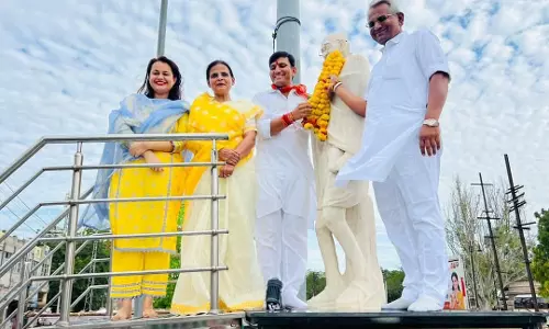 Barmer: दीपावली पर बाड़मेर शहर को चमकाने का लक्ष्य, डॉ. प्रियंका चौधरी का संदेश Barmer: दीपावली पर बाड़मेर शहर को चमकाने का लक्ष्य, डॉ. प्रियंका चौधरी का संदेश