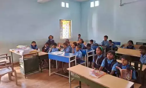 टीचर नहीं आ रहे पढ़ाने, दुर्ग के स्कूल में पढ़ाई ठप