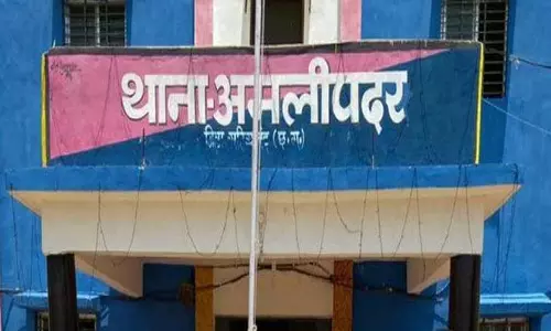 10 लाख के 70 महंगे स्मार्टफोन चोरी, मोबाइल शॉप में चोरों का दावा 10 लाख के 70 महंगे स्मार्टफोन चोरी, मोबाइल शॉप में चोरों का दावा
