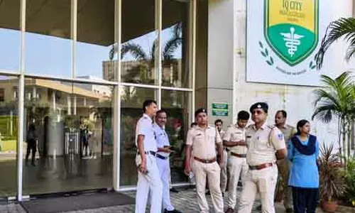 दुर्गापुर गैंगरेप: पांच आरोपी गिरफ्तार, पीड़िता के दोस्त को ले जाया गया घटनास्थल दुर्गापुर गैंगरेप: पांच आरोपी गिरफ्तार, पीड़िता के दोस्त को ले जाया गया घटनास्थल