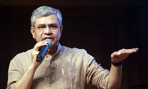 50 वर्षों से उपेक्षित रेलवे क्षेत्र का पुनरुद्धार: Ashwini Vaishnav 50 वर्षों से उपेक्षित रेलवे क्षेत्र का पुनरुद्धार: Ashwini Vaishnav
