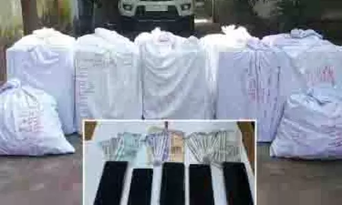 Sambalpur में अवैध कफ सिरप की बड़ी खेप जब्त, 20 तस्कर गिरफ्तार Sambalpur में अवैध कफ सिरप की बड़ी खेप जब्त, 20 तस्कर गिरफ्तार