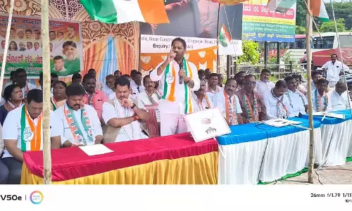 Raichur : मतदान में धांधली के खिलाफ हस्ताक्षर संग्रह अभियान