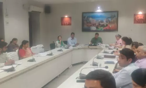 Ajmer: विभागवार समीक्षा में योजनाओं की प्रगति और शिकायत निवारण पर हुई चर्चा Ajmer: विभागवार समीक्षा में योजनाओं की प्रगति और शिकायत निवारण पर हुई चर्चा